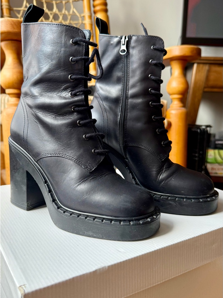 L'intervalle Black Leather Lace-Up Platform Heeled Ankle Boots